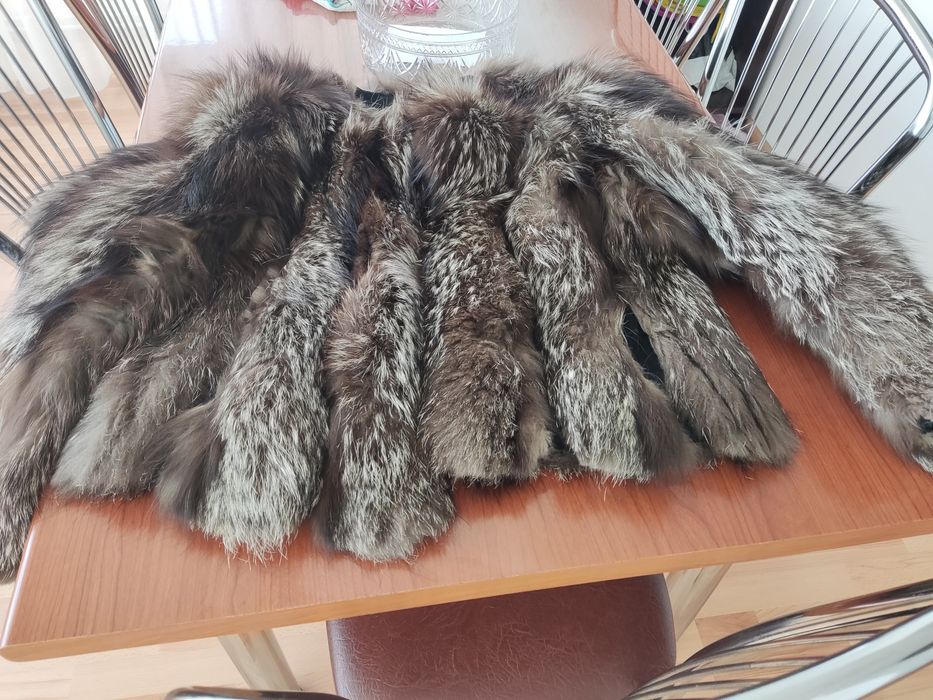 Vand haina blana vulpe argintie