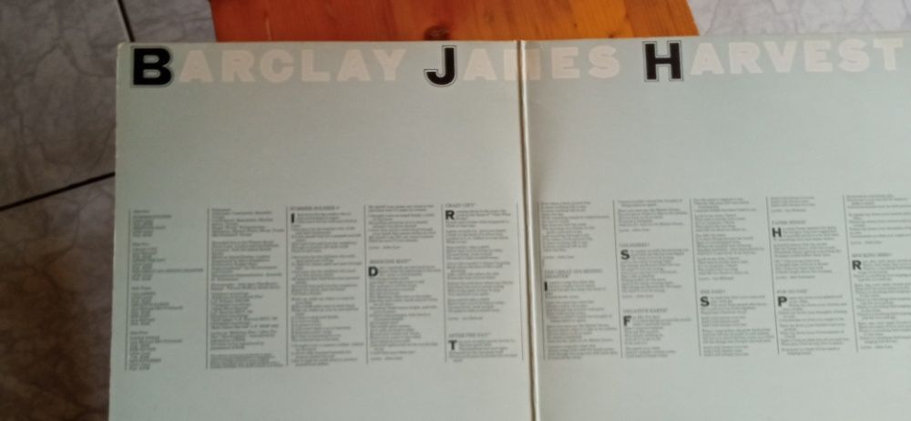 Продавам двоен албум vinyl Barclay James Harvest LIVE