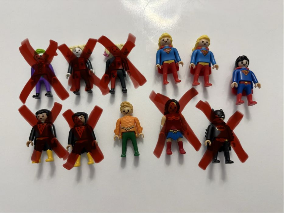 Kinder DC играчки