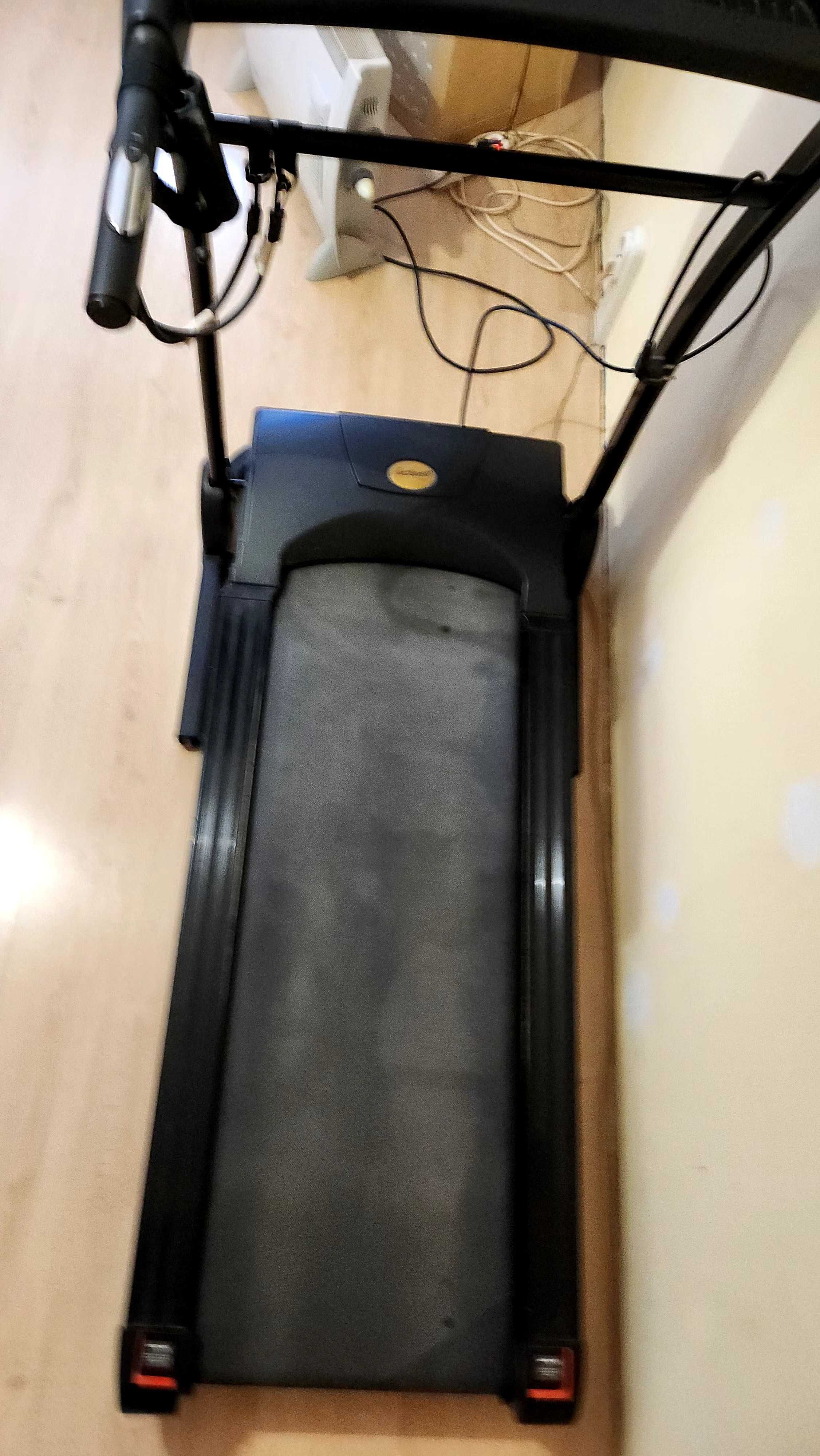 Actuellfitness бягаща пътека