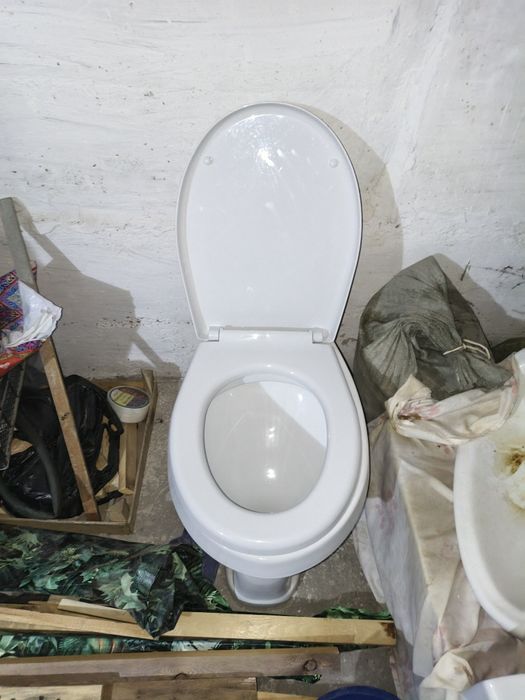 Hammasi yangi holati yahshi (HAR biri 550.000)