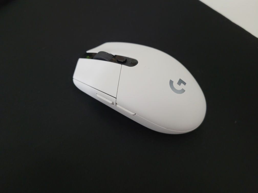 Продам игровую мышь Logitech G305 в отличном состоянии.