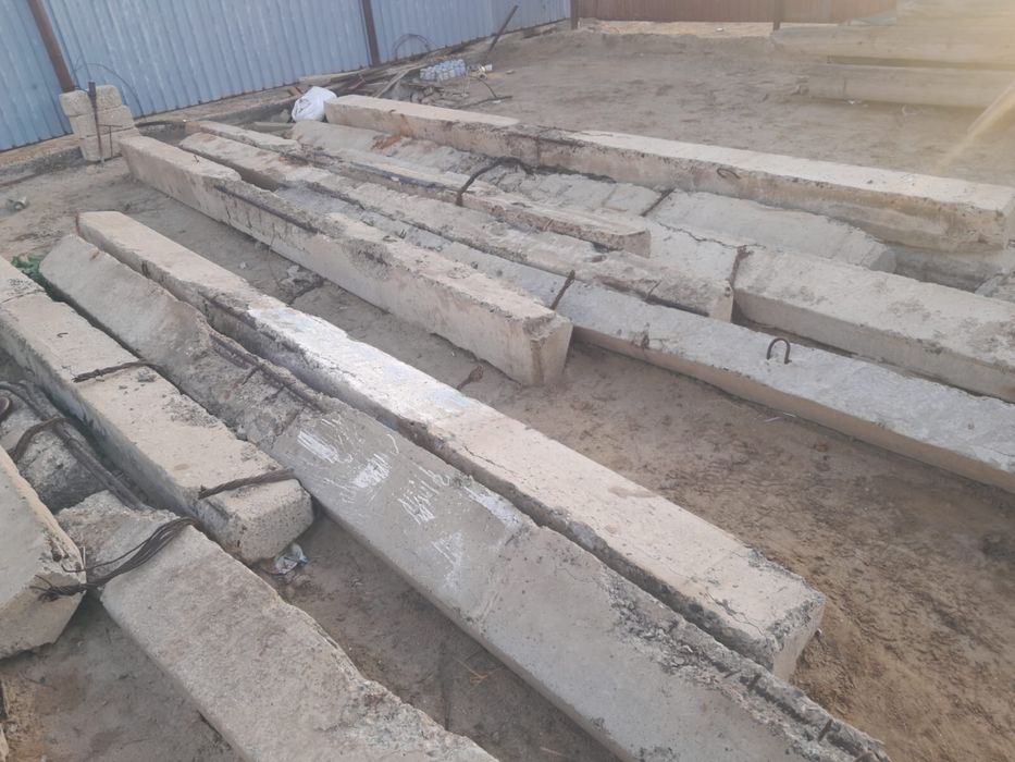 Бетонный отходы, столбы