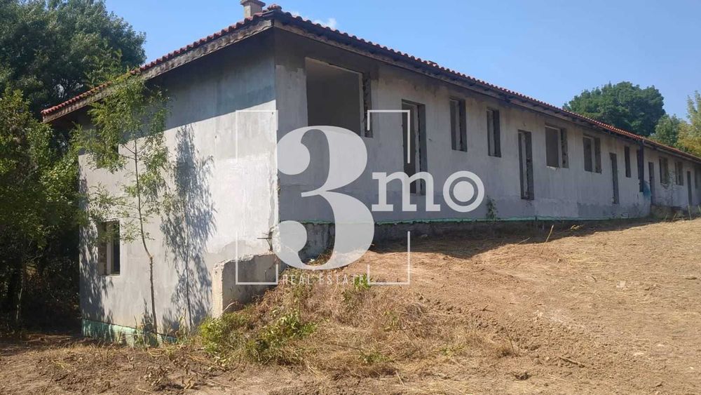 „3mo“ продава инвестиционен проект, находящ се в с. Юнец, област Варна