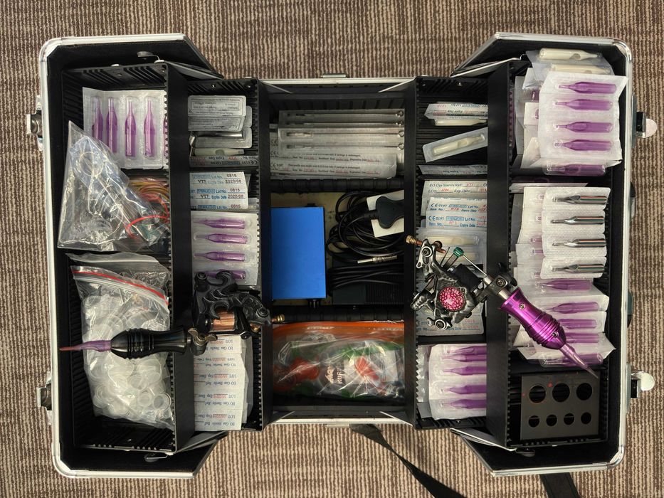 Kit complet tatuat. Tattoo Kit