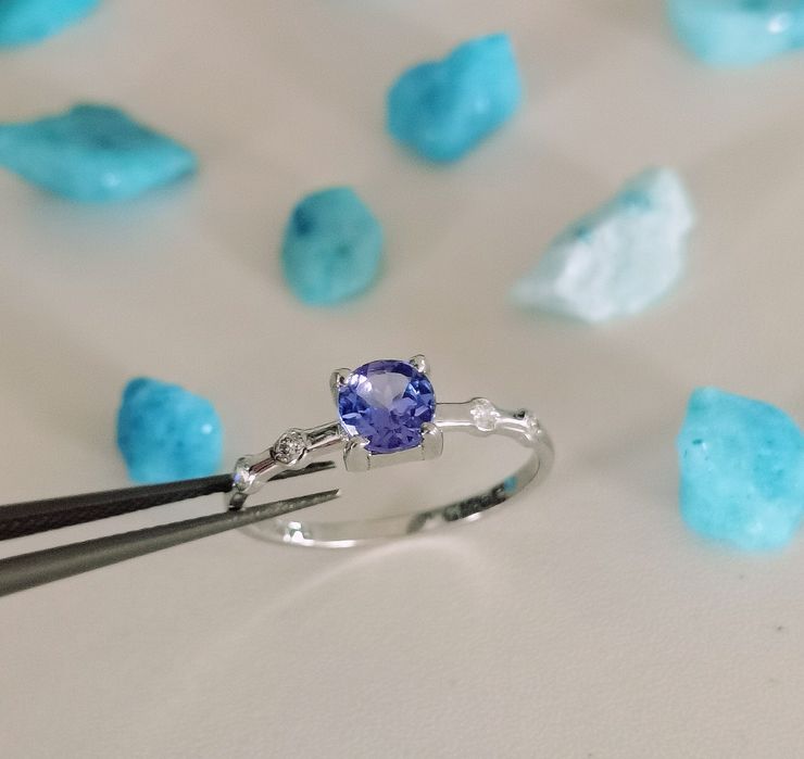 Inel din aur de 14K cu Tanzanit și diamante naturale