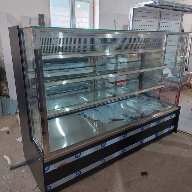 Акция !!! Продаются витриные холодильники.