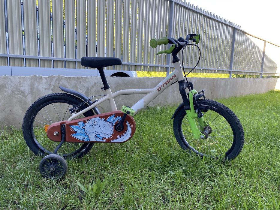 Bicicleta copii cu roți ajutătoare