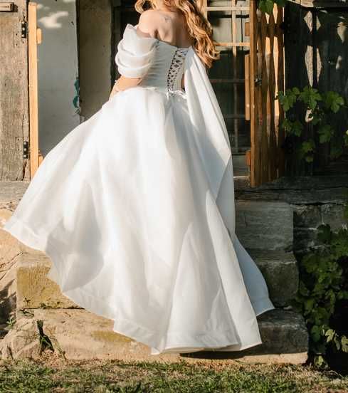 Rochie de mireasa, colectia Patricia Iris Bridal + cadou crinolina