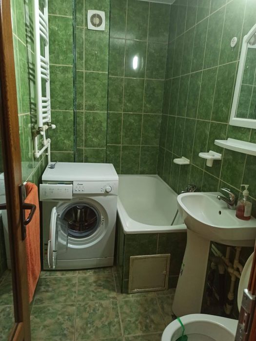 Apart.1 Camera Ultracentral Mazepa 1 Școala 28 Bloc Salcia 2 etaj 4/4