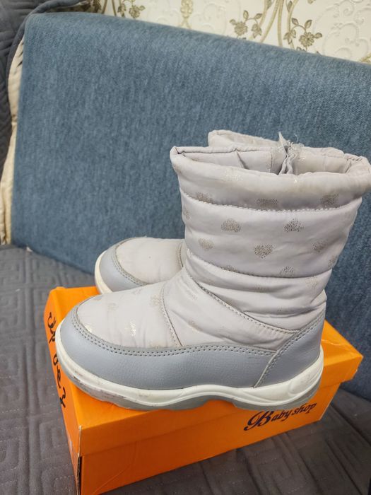 Продам детскую обувь