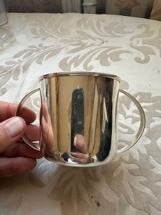 Сребърна чаша 925 проба . Масивна . Две дръжки