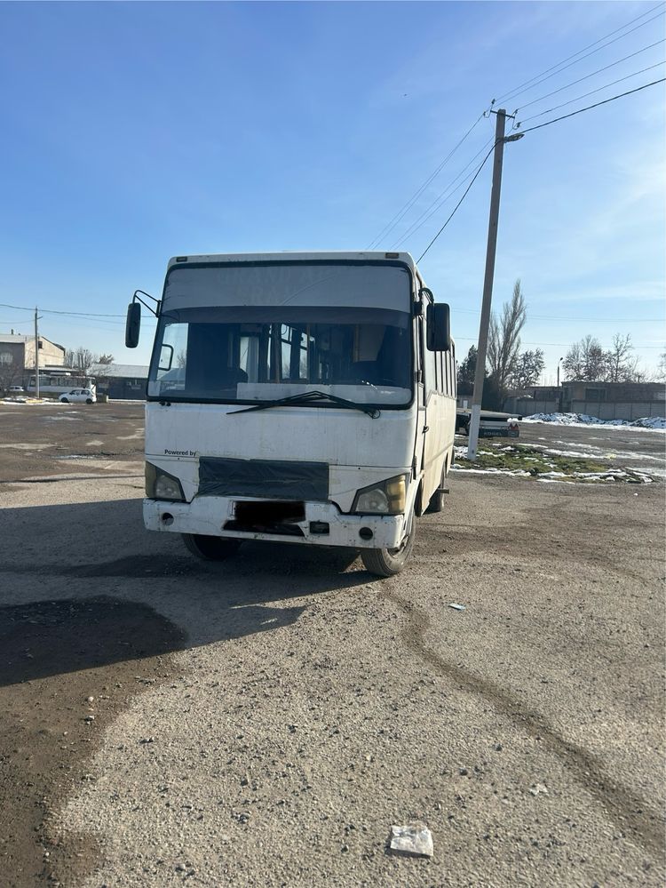 Isuzu aftobuz faqat textilda ishlagan