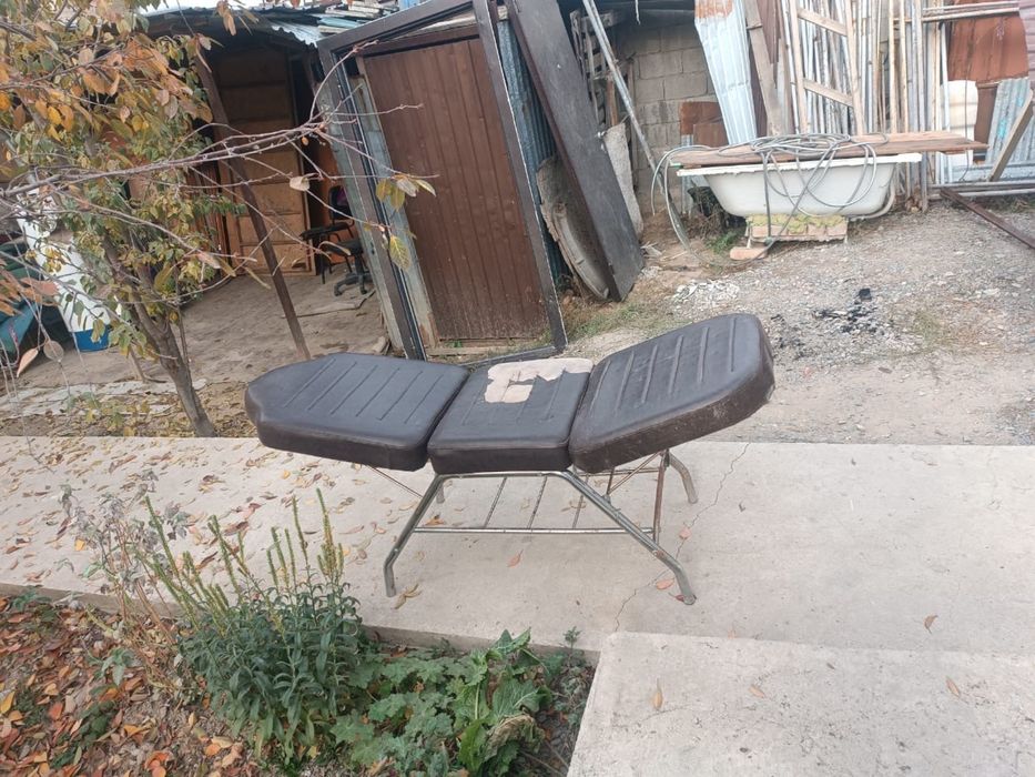 Стол массажный.