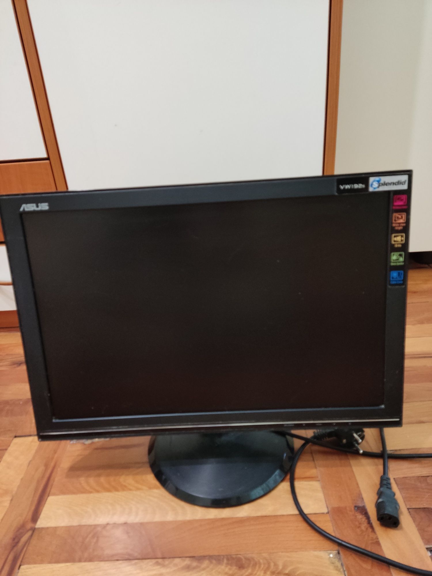 ASUS VW192S 19" TFT монитор 48,3 cm (19") 1440 x 900 пиксела Черен