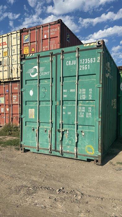 Продаю контейнеры 20-футовые 40-футовые в Караганде в отличном состоян