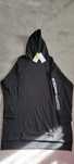 Hanorac negru unisex.