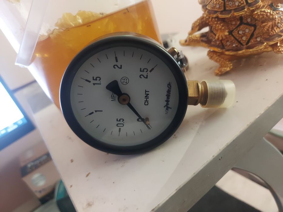 Продам манометр для нужд