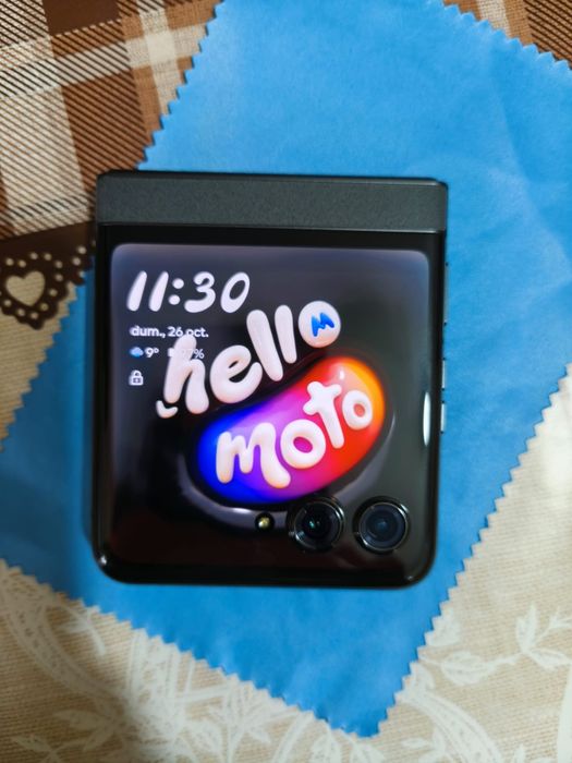 Motorola RAZR 50 Grey 256gb 12gb RAM