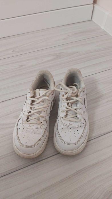 Adidași Nike 31 din piele naturală