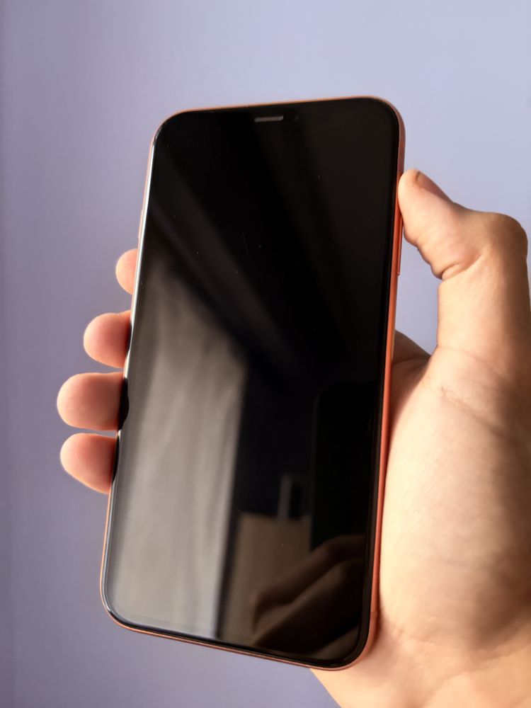 iPhone XR 64gb 75% battery health