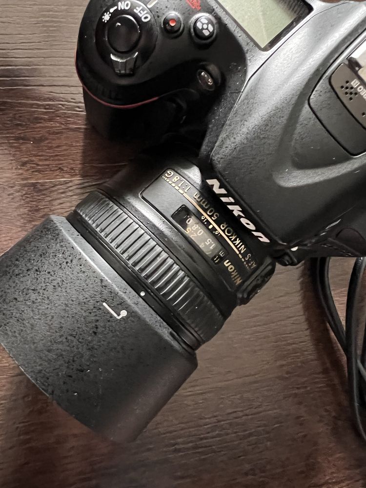 Nikon D7100 + два обектива