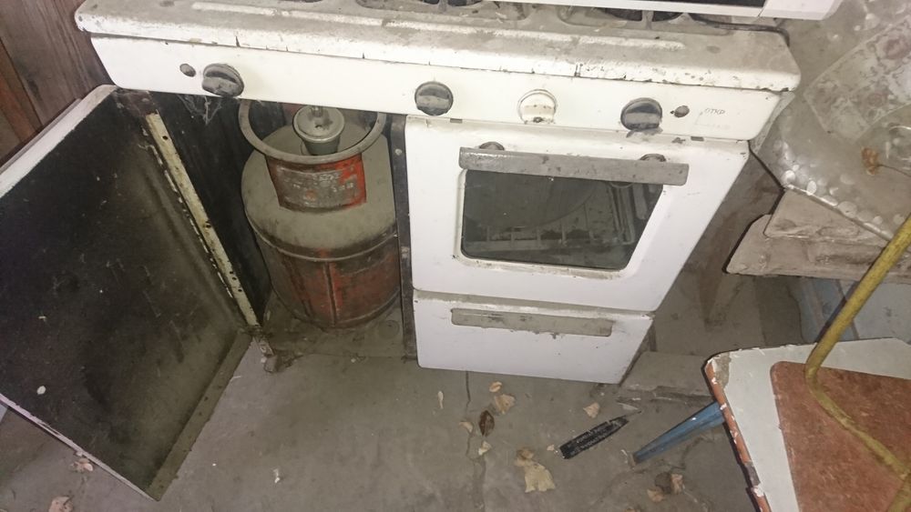 Продам газплиты и газбалоны