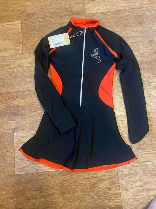 Платье для фигурного катания, 128-134, и платье 152, новые