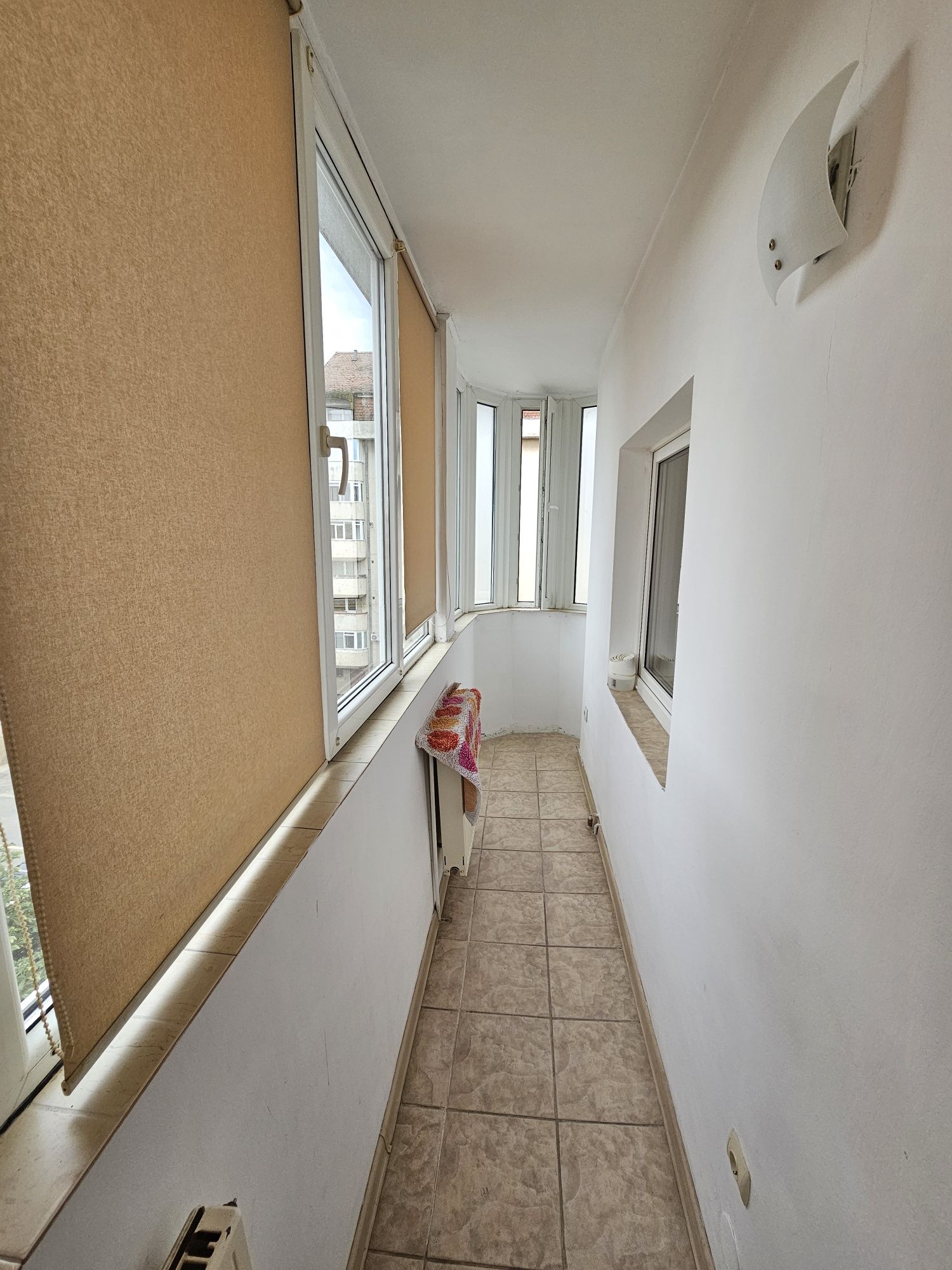 Inchiriez apartament 3 camere decomandat 74 m