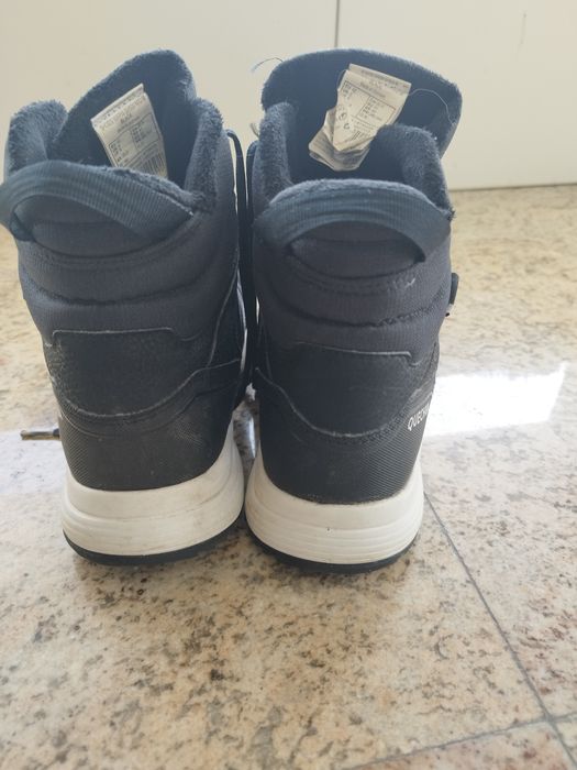 Непромокаем мъжки зимни обувки QUECHUA 

МЪЖКИ НЕПРОМОКАЕМИ ТУРИСТИЧЕС