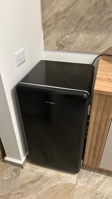 Vand frigider cu o usa Vortex in garantie