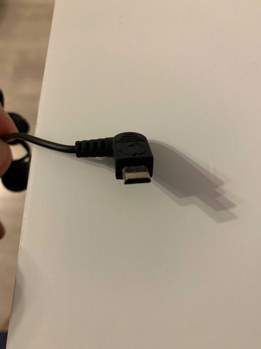 Casti LG cu microfon si mufa micro USB