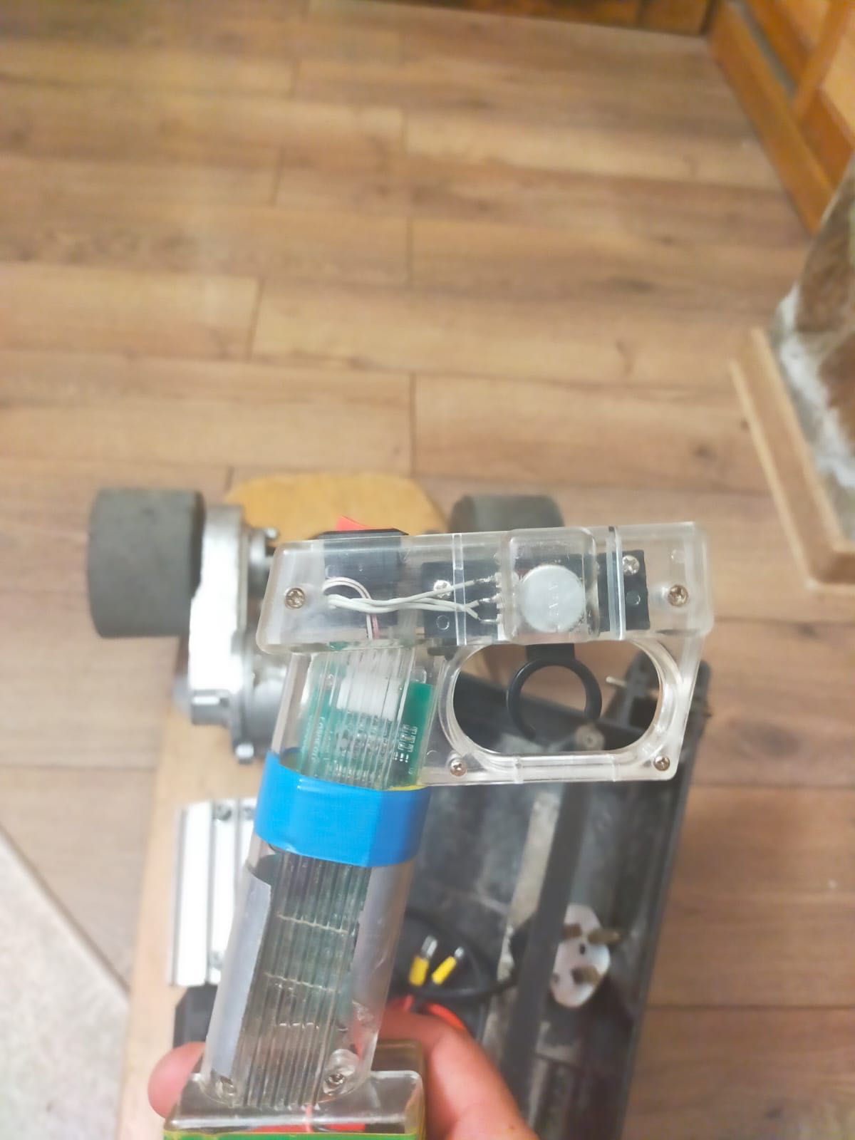 Longboard cu motor electric