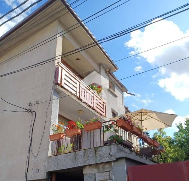 Етаж от къща в гр. Самоков