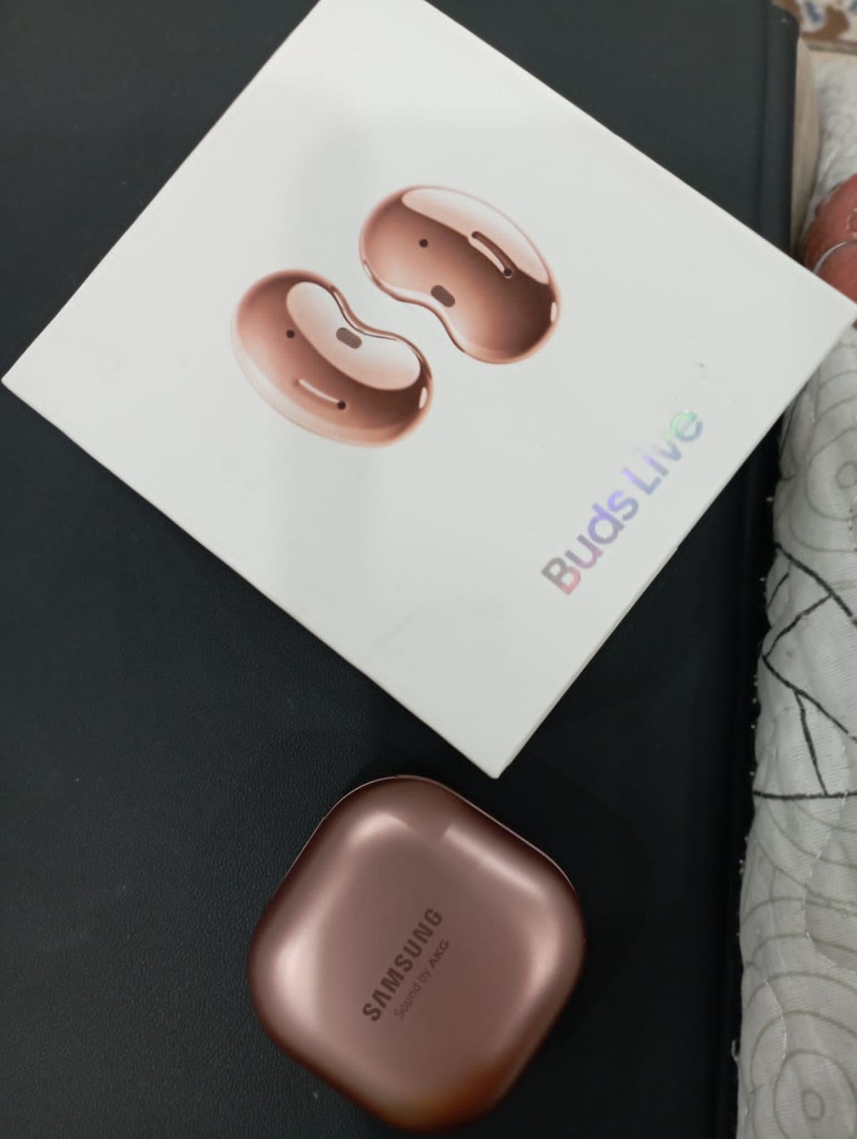 Наушники Samsung Galaxy Buds Live SM-R180NZNASER