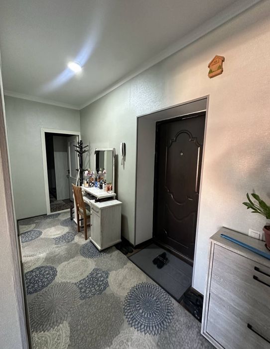 5 А Метрони 2 Бекатига якин 2 хонали квартира сотилади