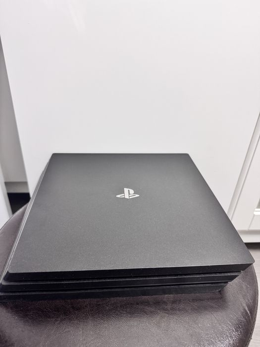 Vand PS4 Pro 1TB