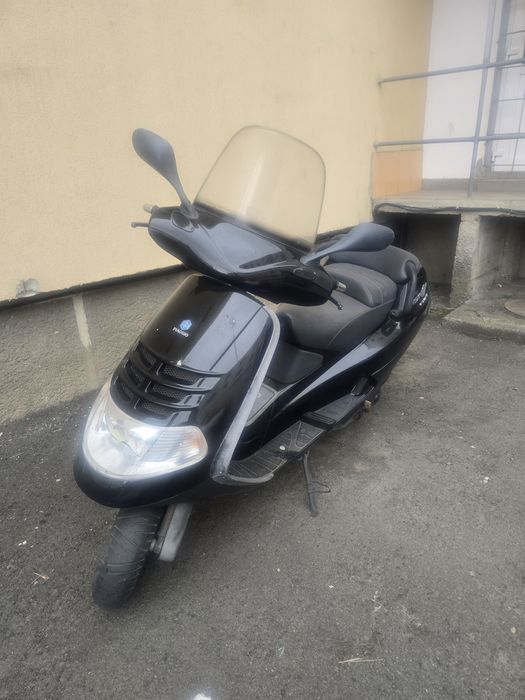 Vând Piaggio hexagon GTX250