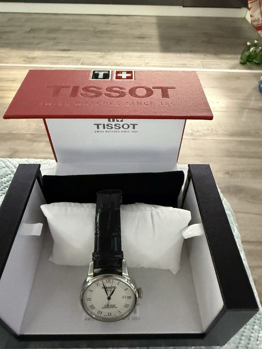 Продявям оргинален мъжки часовник TISSOT
