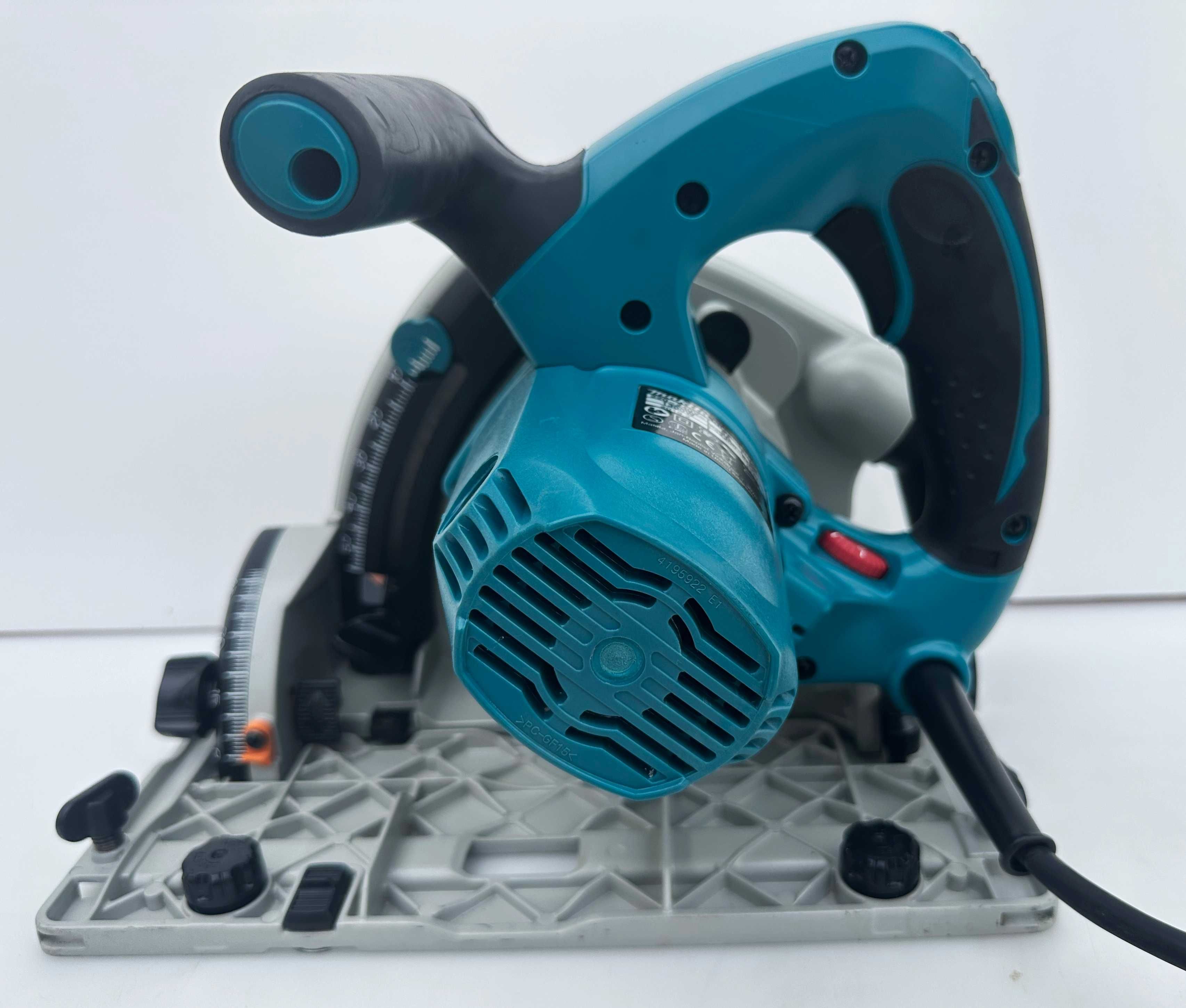 Makita SP6000 - Потапящ циркуляр 1300W перфектен!