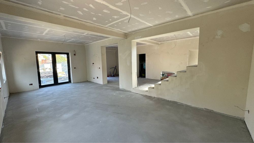 Casa noua ( Semi Finisata ) de vanzare in Oradea