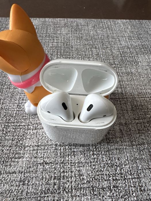 Продаются наушники airpods2, документы есть
