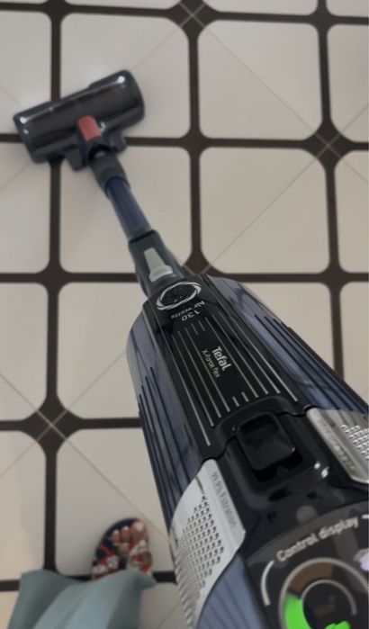Беспроводной вертикальный пылесос Tefal