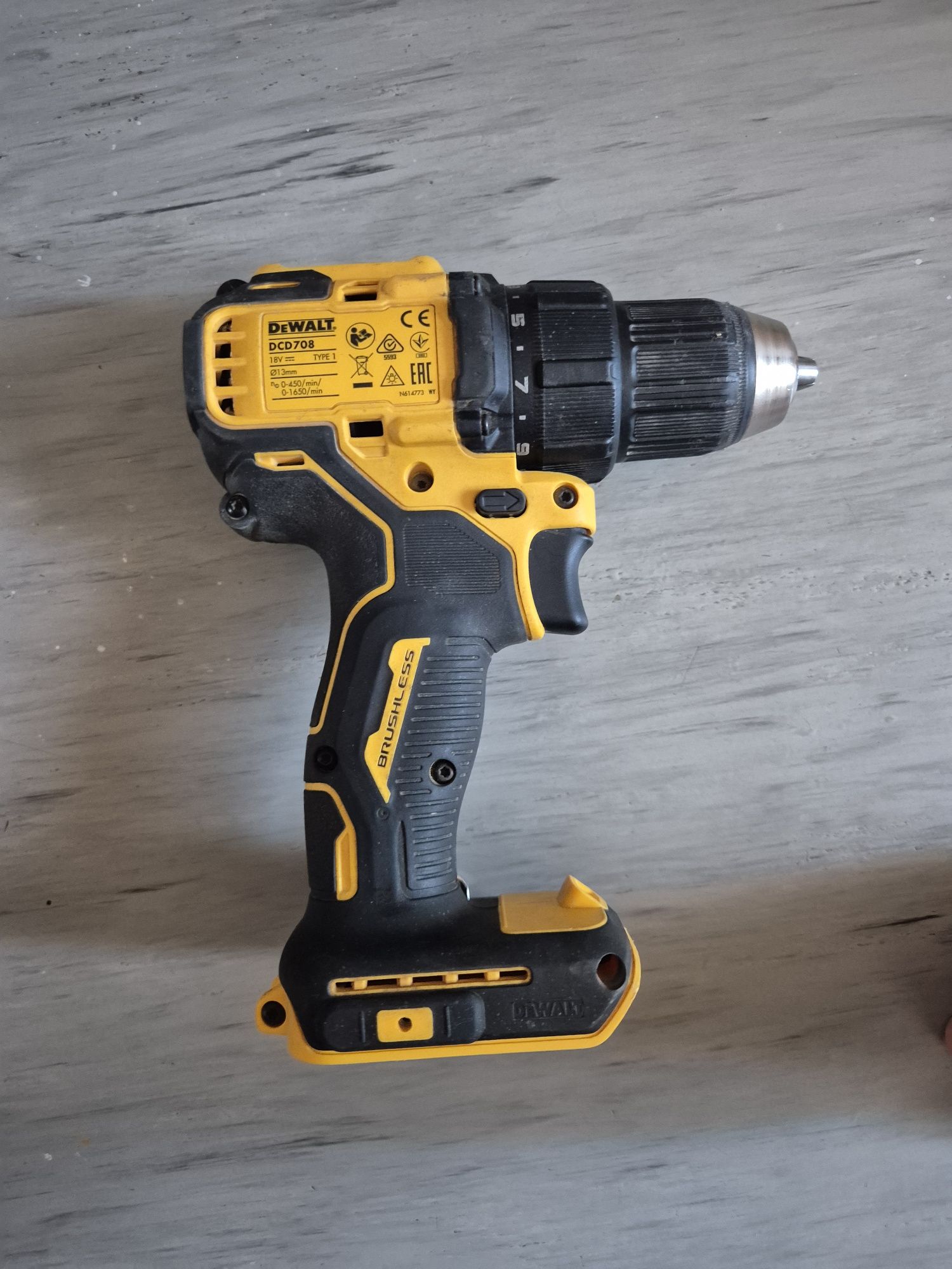 Аккумуляторный шуруповерт Dewalt DCD708N