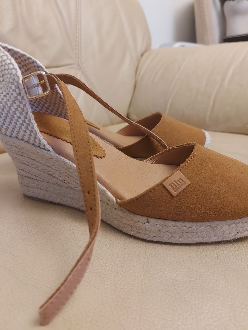 Espadrile noi  Spania marimea 38 piele exterior si interior