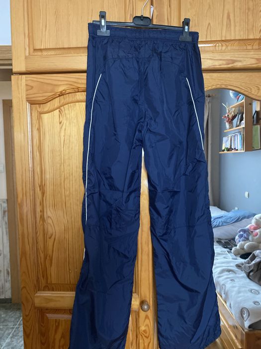 Спортен панталон на Найк.