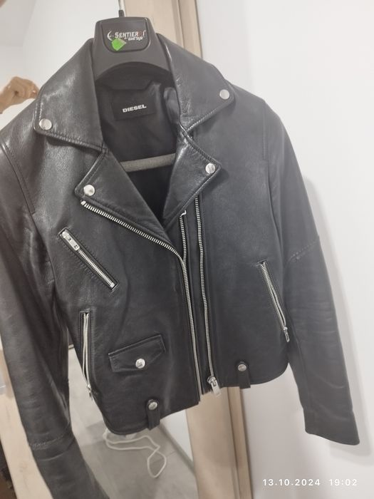 Vând geaca piele Diesel damă originală