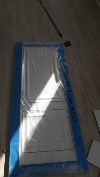 Продам дверь глянцевая белая новая 1 шт