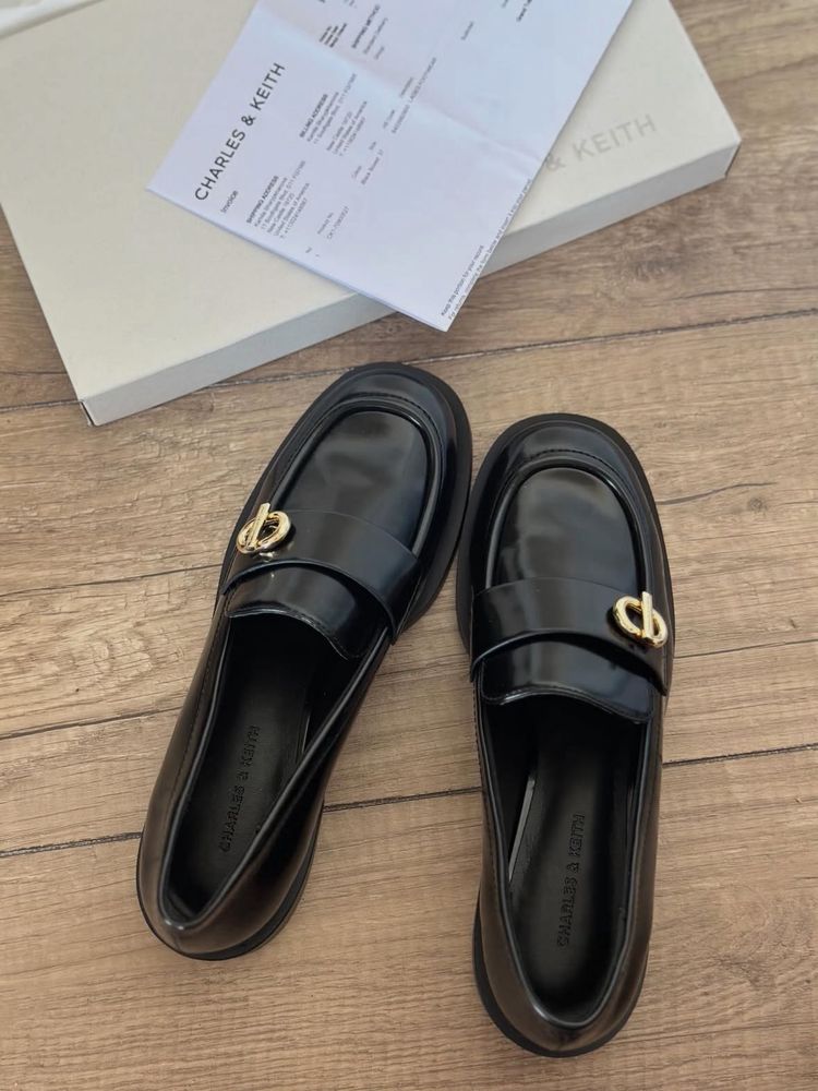 Лоферы Charles & Keith