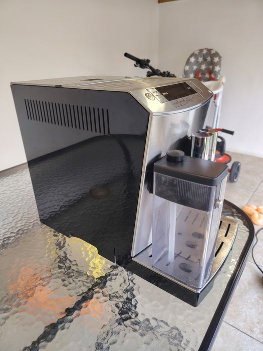 Vând expresor Delonghi PRIMADONNA S